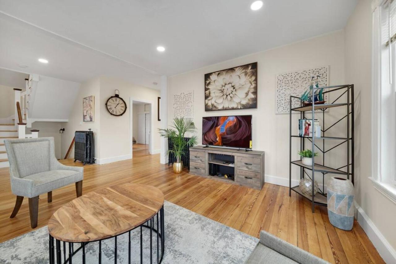 5Br 2Bh Bright & Spacious Apt In Brighton Boston Dış mekan fotoğraf