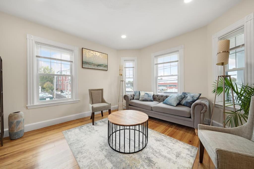 5Br 2Bh Bright & Spacious Apt In Brighton Boston Oda fotoğraf